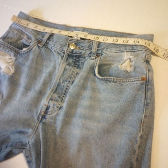 Forever 21 destroyed button fly straight leg jeans - Picture 5 of 6